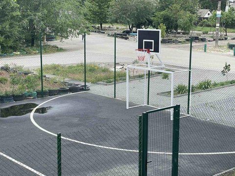 Ворота мініфутбольні дитячі (2500-1800 мм) з баскетбольним щитом із фанери (1200-900) мм і кільцем &mdash; купити в Україні