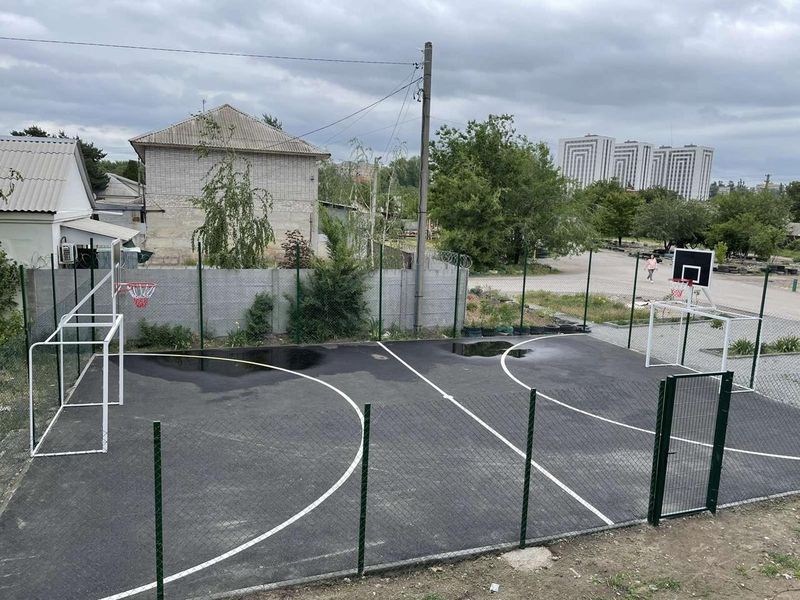 Ворота мініфутбольні дитячі (2500-1800 мм) з баскетбольним щитом із фанери (1200-900) мм і кільцем &mdash; купити в Україні
