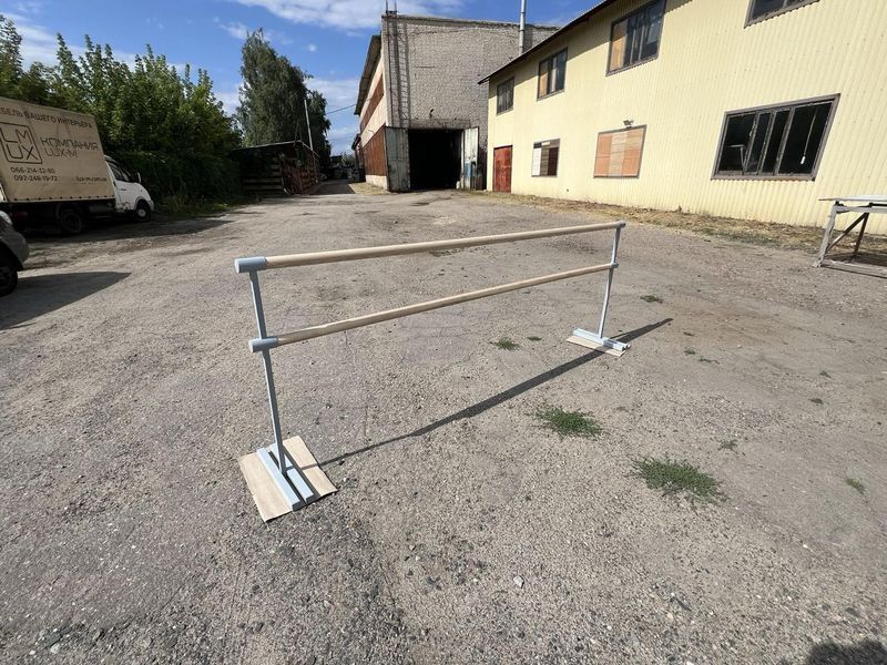 Балетний верстат для студій La gr&acirc;ce (довжина 2500 і 3000 мм) &mdash; купити в Україні